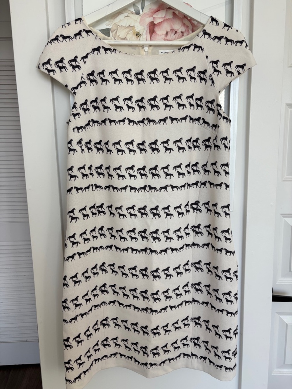 Club Monaco Cream Dress with Black Horse Print Design Cap Sleeve Sz 2